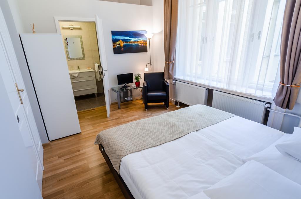Anabelle Bed And Breakfast Budapest Bilik gambar